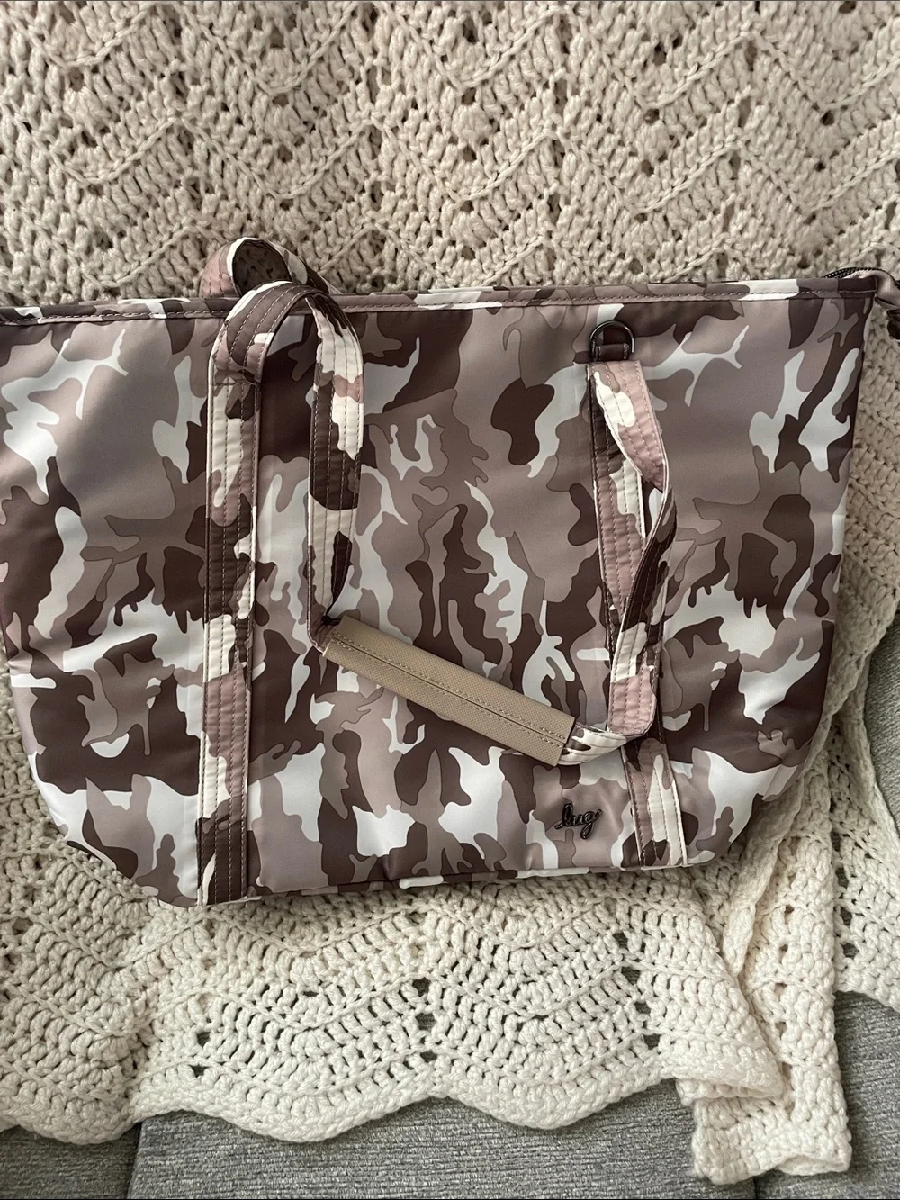 Lug Scramble insulated tote Camo Taupe